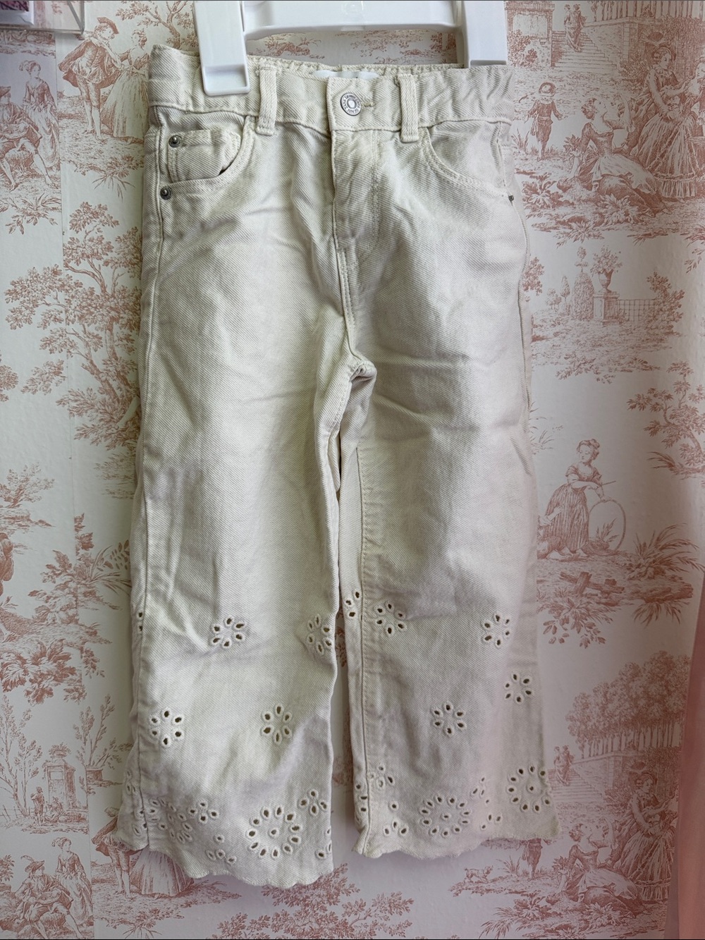 Zara Kids Cream Eyelet-Hem Wide Leg Jeans. 4t